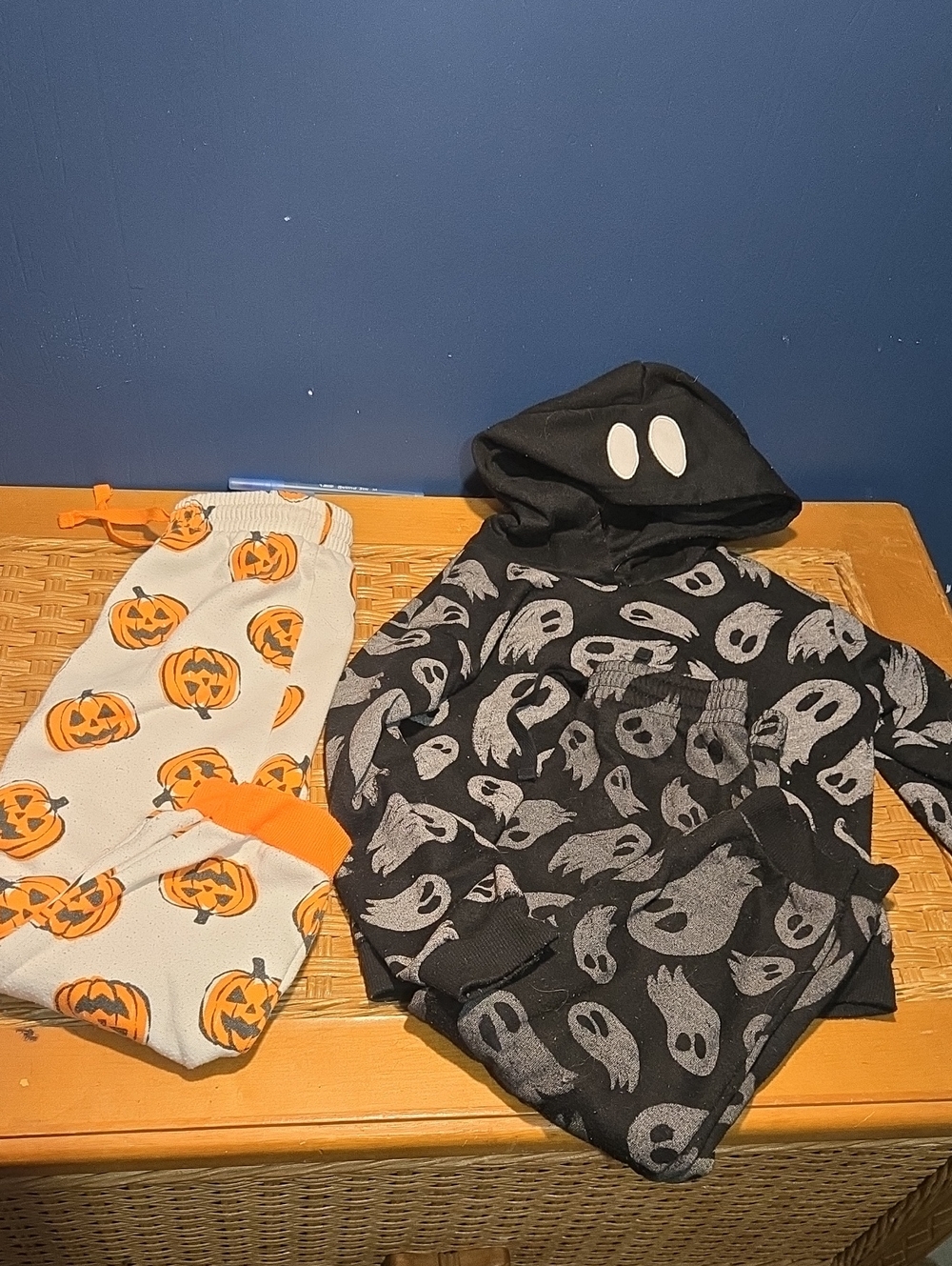 wonder nation Black Ghost Hoodie & White Pumpkin Jogger Set